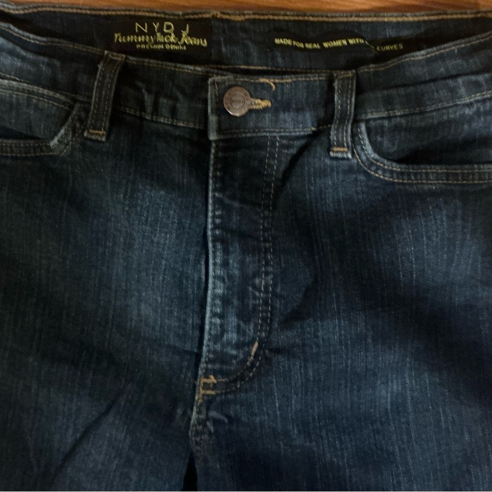 NYDJ Tummy Tuck Jeans in Classic Blue - Size US 6